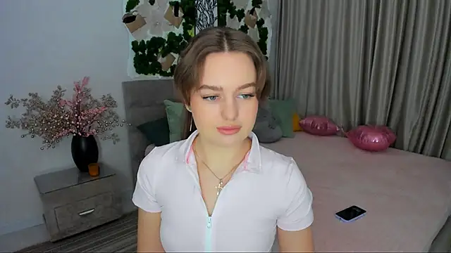 MiracleCurly online show from March 14, 2025, 7:12 pm