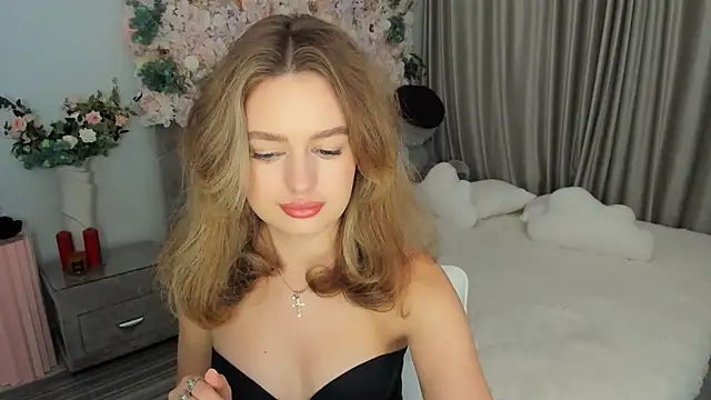 MiracleCurly online show from September 16, 2025, 6:09 pm