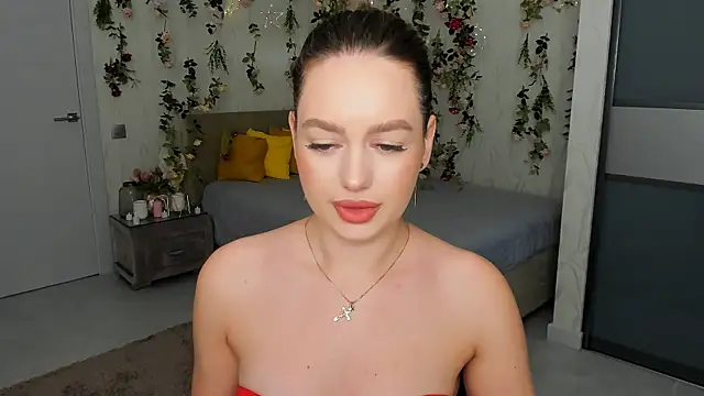 MiracleCurly online show from December 2, 2025, 6:03 pm