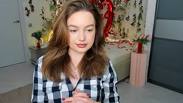 MiracleCurly online show from March 15, 2026, 4:07 am