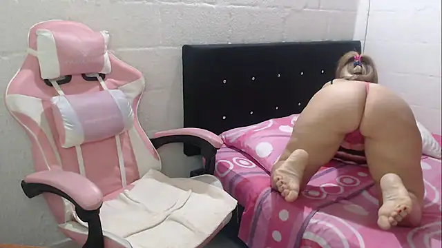 jade04 roberts online show from January 18, 2025, 12:02 am