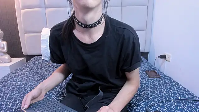 Hecatee 77 online show from February 24, 2025, 7:52 pm