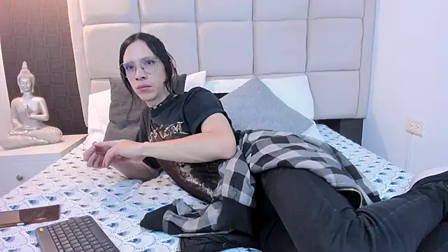 Hecatee 77 online show from March 11, 2025, 7:36 pm