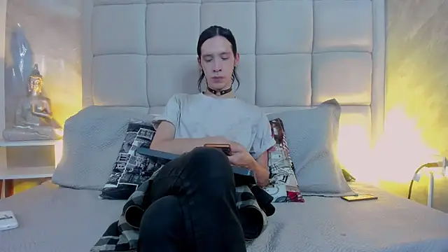 Hecatee 77 online show from November 2, 2025, 8:00 pm