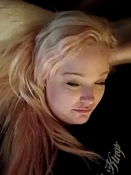 Cumslutsnowbunnie69 online show from April 17, 2026, 7:50 pm