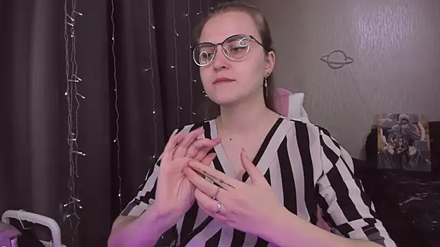 MissBrightShine online show from November 26, 2025, 10:38 am