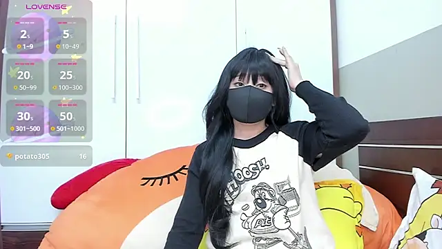 alonelove   online show from February 22, 2025, 2:39 am