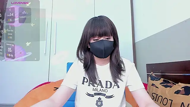 alonelove   online show from September 10, 2025, 2:33 am