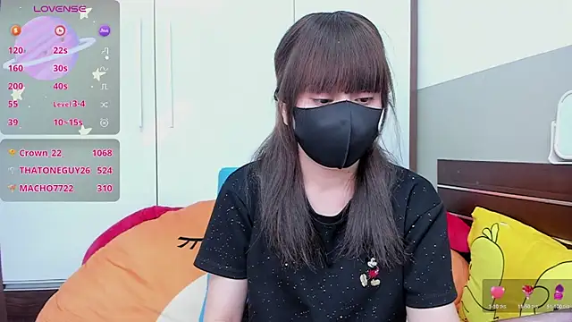 alonelove   online show from September 30, 2025, 2:33 pm