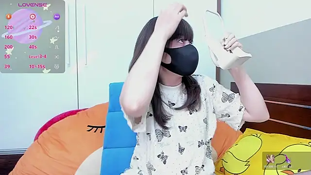 alonelove   online show from October 1, 2025, 2:39 am