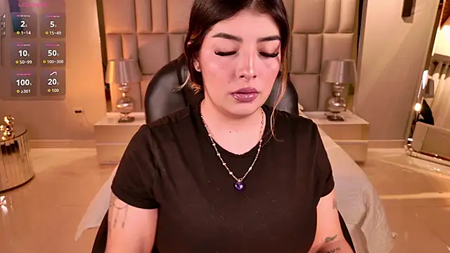 LisaMonroe  online show from November 11, 2025, 8:42 pm