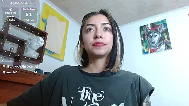 ZoeBakers  online show from December 20, 2024, 2:05 pm