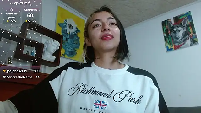 ZoeBakers  online show from March 8, 2025, 11:48 am