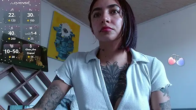 ZoeBakers  online show from November 11, 2025, 3:12 pm