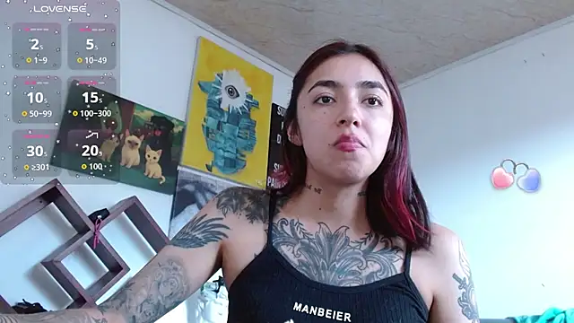 ZoeBakers  online show from April 18, 2026, 7:40 pm