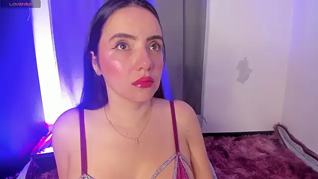 Snapshot of rouse_lili chatting on June 1, 2026, 11:23 am rouse lili online show from June 1, 2026, 11:23 am
