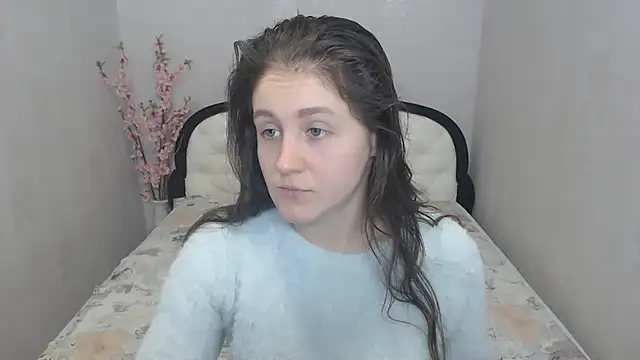 Holliy Cooper online show from December 20, 2024, 8:38 am
