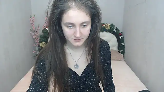 Holliy Cooper online show from December 25, 2024, 8:51 am