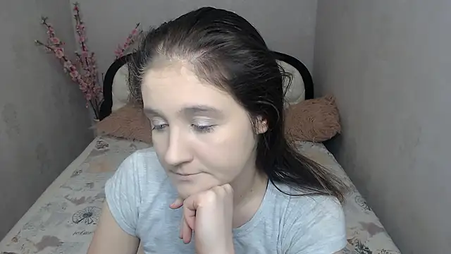 Holliy Cooper online show from February 12, 2026, 8:20 am