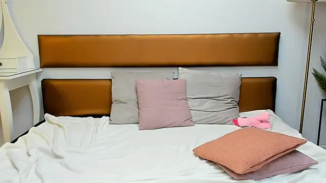 MissYvie online show from January 13, 2025, 12:02 pm