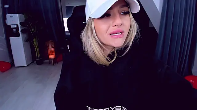 SpoilM3Mor3 online show from March 19, 2025, 11:39 am