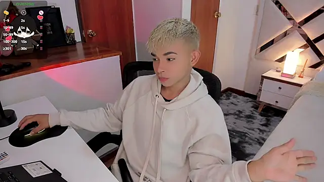 Snapshot of Austin_connor_ chatting on December 18, 2024, 10:13 pm Austin connor  online show from December 18, 2024, 10:13 pm