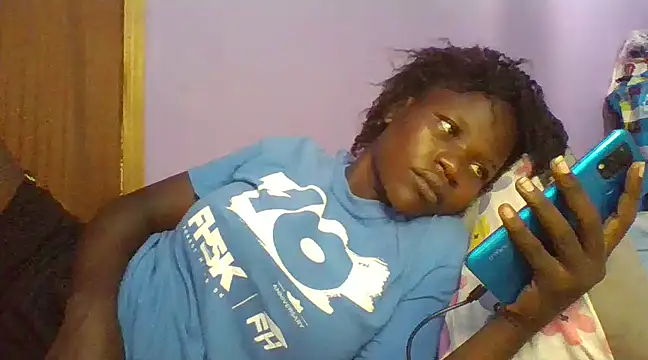 prettychic5 online show from March 21, 2025, 2:40 pm