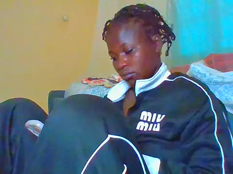 prettychic5 online show from May 12, 2026, 6:54 am