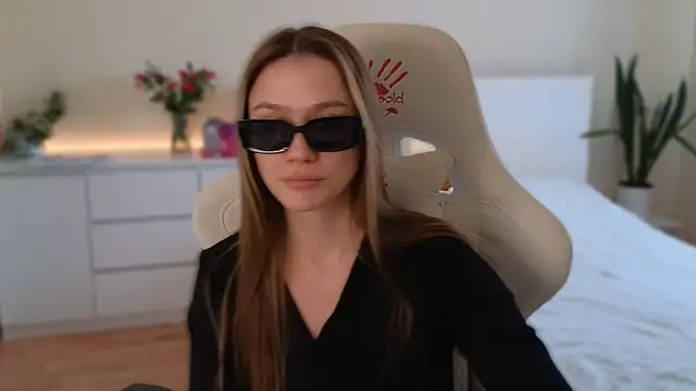 Snapshot of Madi_soon chatting on February 4, 2025, 11:38 am Madi soon online show from February 4, 2025, 11:38 am