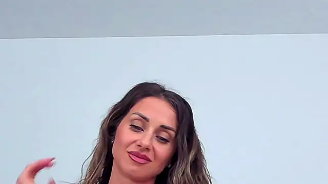Snapshot of SelenaWest chatting on September 20, 2025, 10:27 am SelenaWest online show from September 20, 2025, 10:27 am