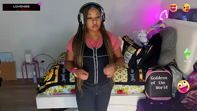 temptressbeauty24 online show from February 22, 2025, 8:42 pm