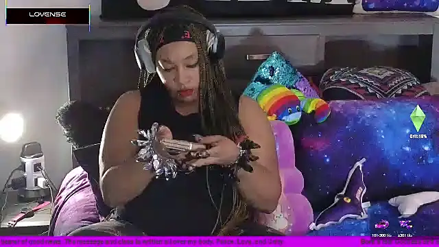 temptressbeauty24 online show from March 18, 2025, 3:42 am