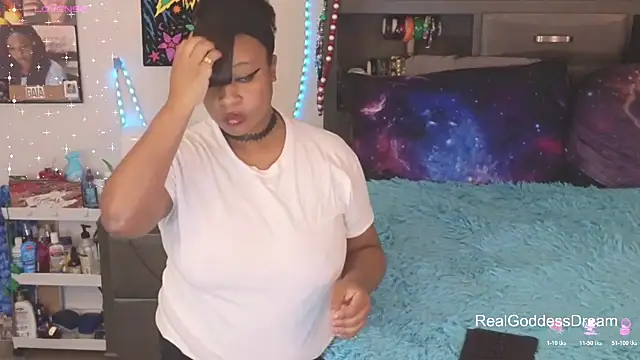 temptressbeauty24 online show from February 6, 2026, 5:01 am