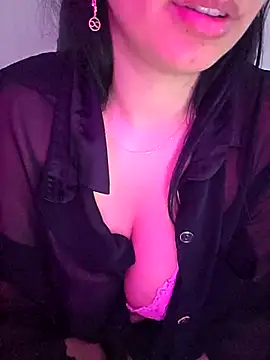 Zeina2024 online show from April 16, 2026, 7:14 pm