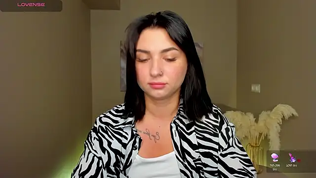 Snapshot of Sourr_Lollipop chatting on July 8, 2026, 11:42 pm Sourr Lollipop online show from July 8, 2026, 11:42 pm