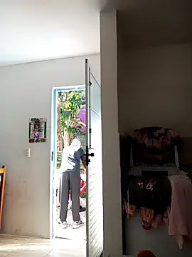 emrehliug12 online show from September 24, 2025, 5:49 pm