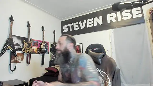 Snapshot of StevenRiseNYC chatting on April 28, 2026, 2:27 am StevenRiseNYC online show from April 28, 2026, 2:27 am