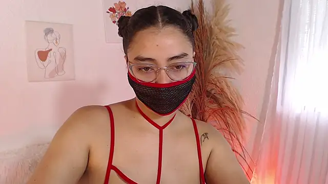 Snapshot of _Kim__M chatting on October 8, 2025, 12:58 pm Kim M online show from October 8, 2025, 12:58 pm