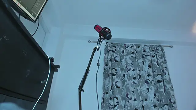 eileen pinkman online show from November 7, 2025, 2:44 am