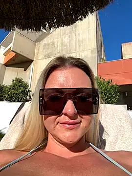 Bella-Tight online show from December 22, 2025, 10:34 am