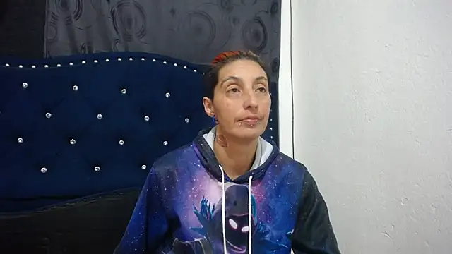 anyu1306 online show from December 16, 2024, 4:13 am