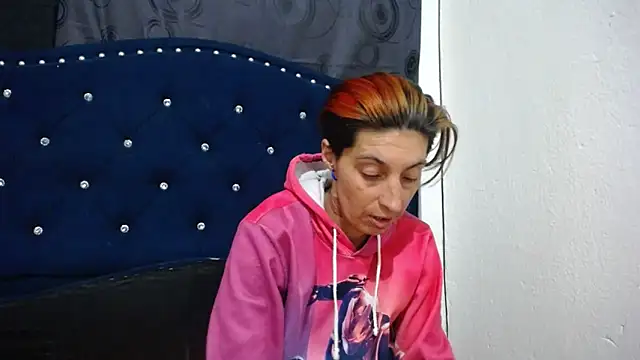 anyu1306 online show from January 6, 2025, 8:46 am