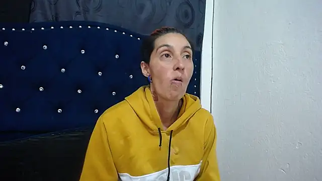 anyu1306 online show from January 11, 2025, 2:09 am