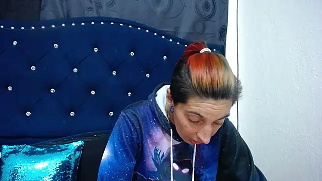 anyu1306 online show from January 14, 2025, 5:40 am