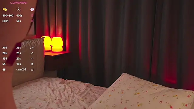 Snapshot of evvaa chatting on December 4, 2025, 8:06 pm evvaa online show from December 4, 2025, 8:06 pm