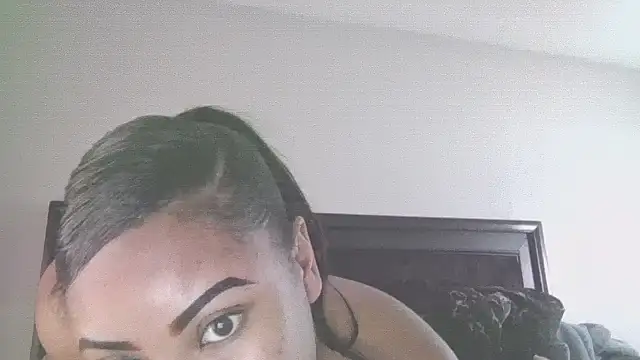 creamdreammmm online show from October 7, 2025, 3:36 am