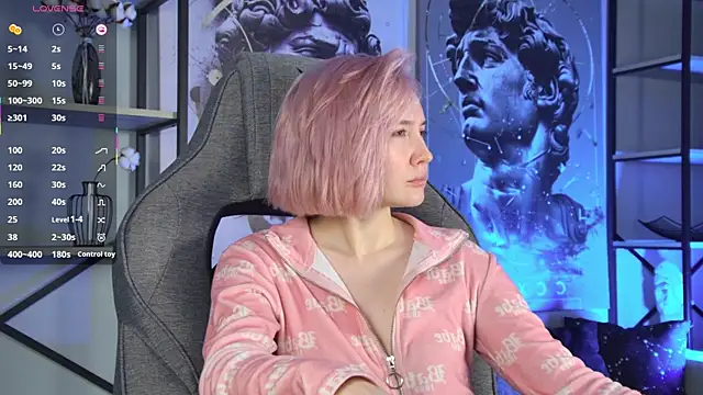 ReiYosimoto online show from November 5, 2025, 5:02 pm