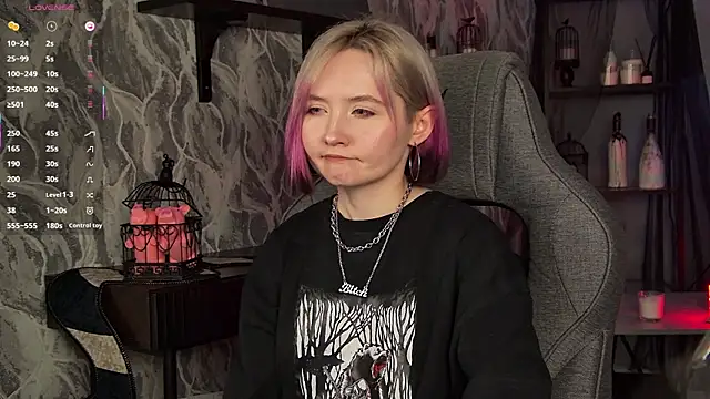 ReiYosimoto online show from April 20, 2026, 2:20 pm