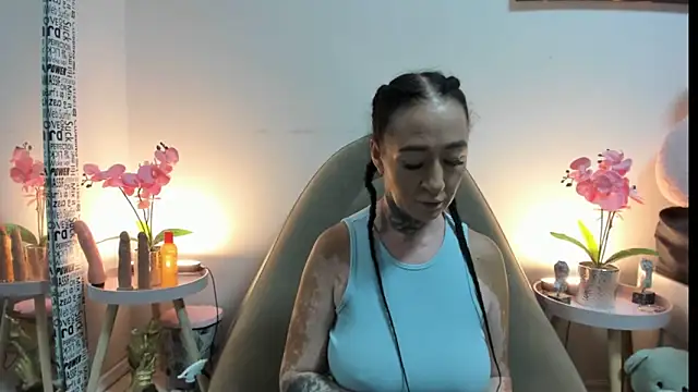 Rayanablackandwhite online show from September 9, 2025, 9:36 pm