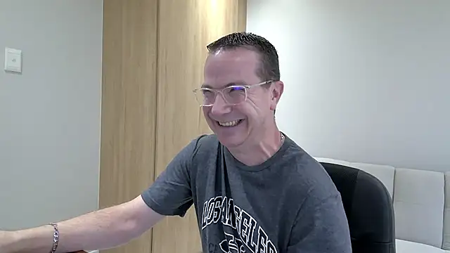 BrettJ81 online show from December 9, 2024, 2:49 pm